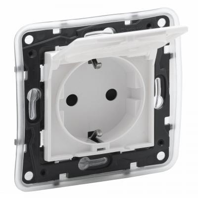 Розетка IP44 с заземлением и защитными шторками с крышкой безвинтовые зажимы Legrand Niloe Step белый